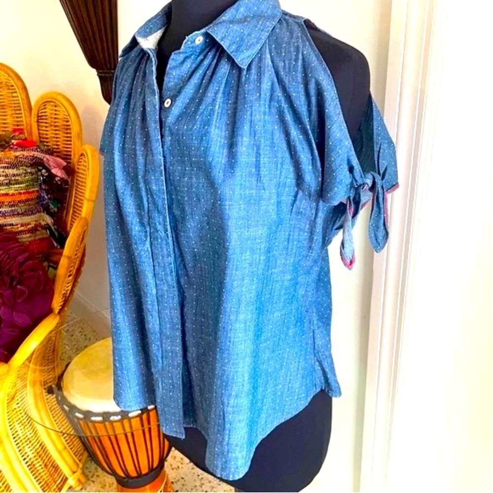 ANTHROPOLOGIE Holding Horses Sleeveless Blue cotton Top Tiny white dots. Med